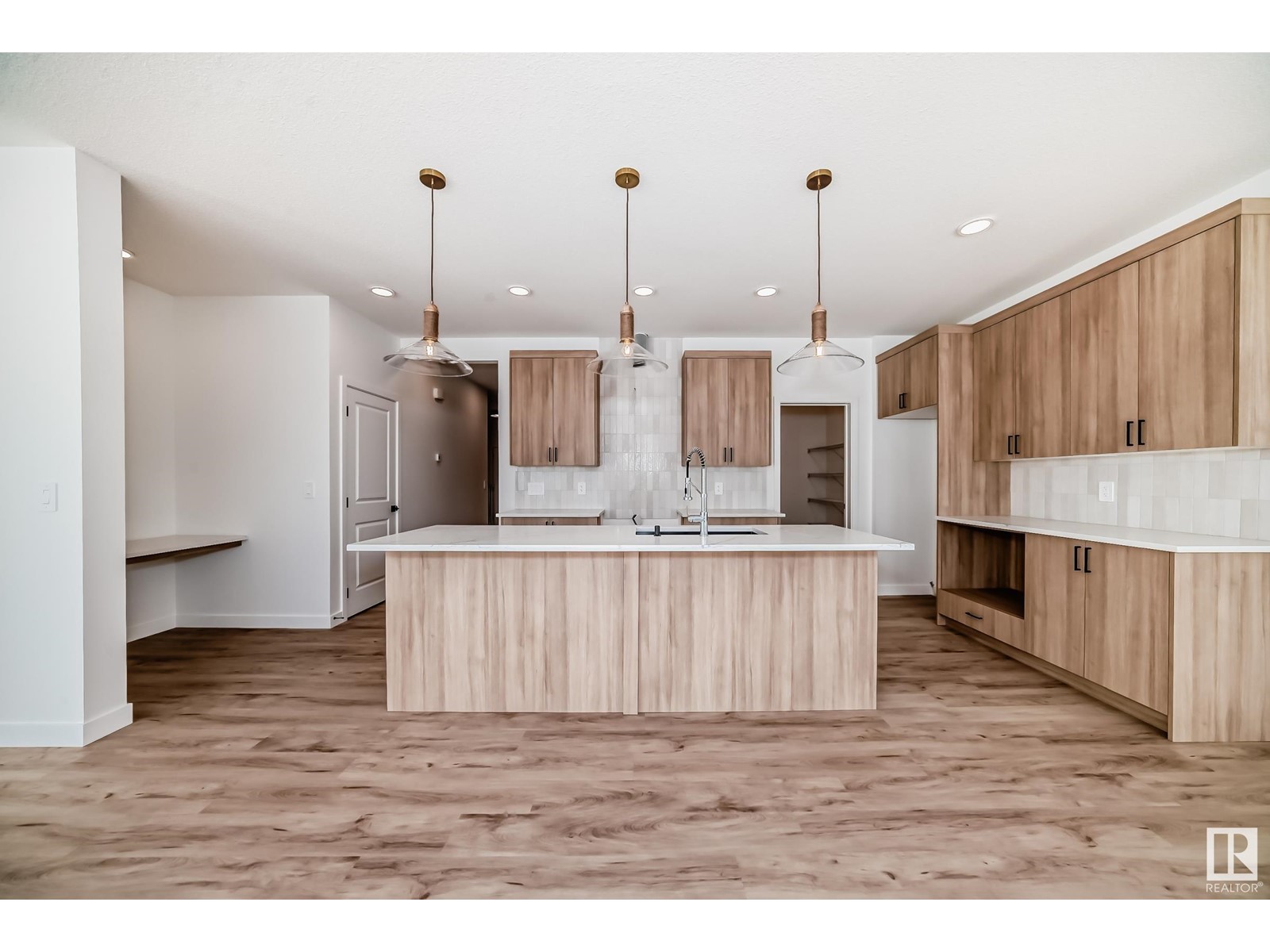 Photo 1 of 8215 Kiriak Lo Sw, Edmonton AB