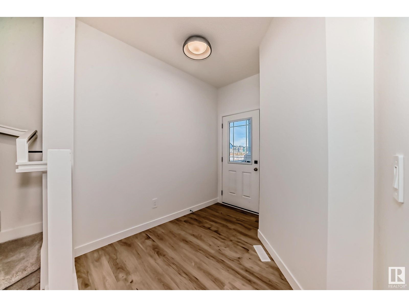 Photo 2 of 8215 Kiriak Lo Sw, Edmonton AB