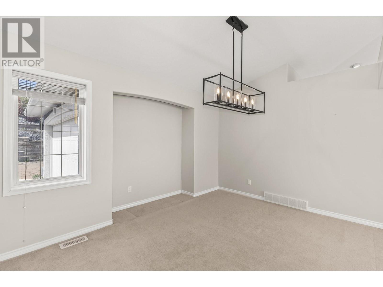  3513 EMPIRE Place, West Kelowna