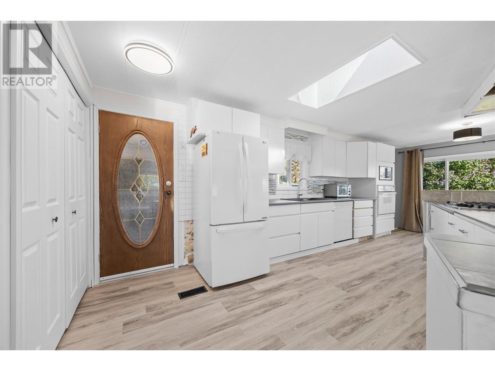 24 201 Highway 97 Highway, Penticton