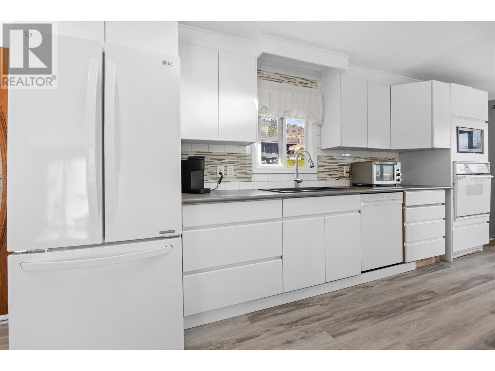 24 201 Highway 97 Highway, Penticton