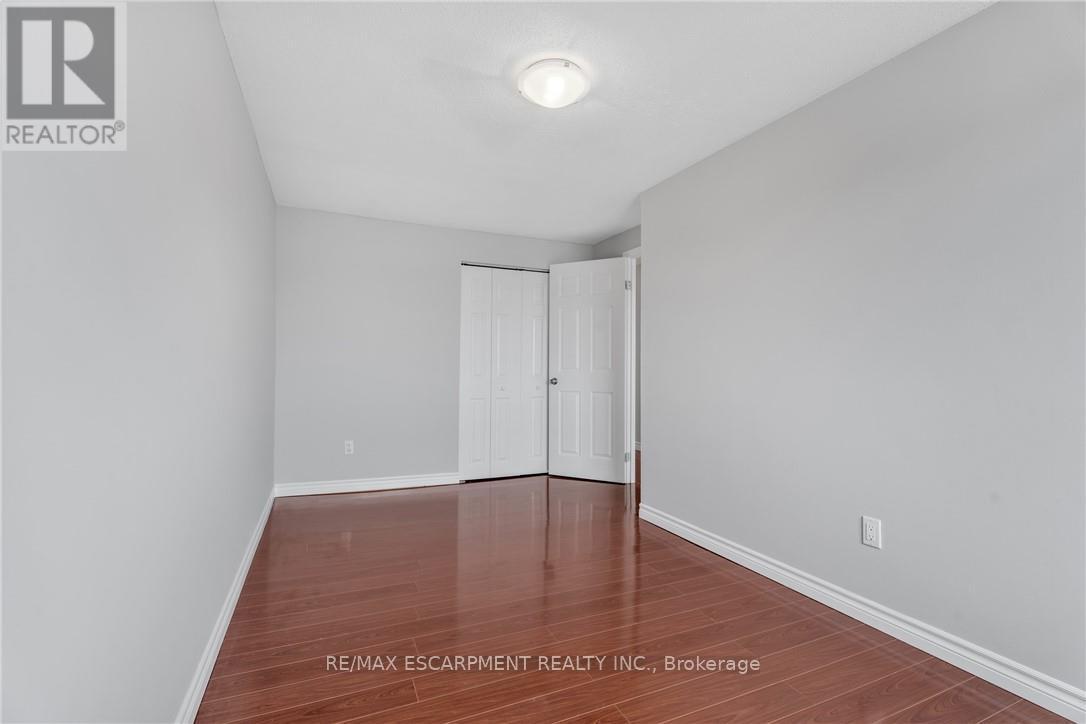 Photo 10 of 3 1025 Upper Gage Avenue, Hamilton ON