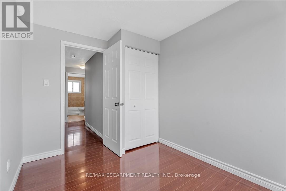 Photo 7 of 3 1025 Upper Gage Avenue, Hamilton ON