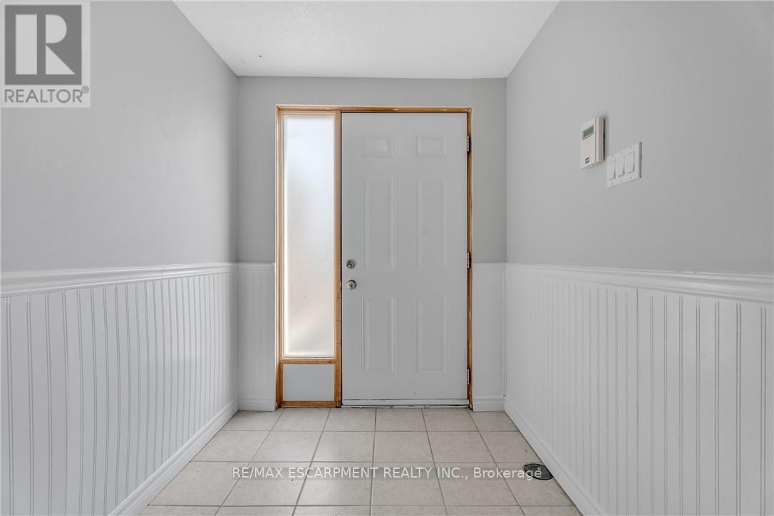 Photo 3 of 3 1025 Upper Gage Avenue, Hamilton ON