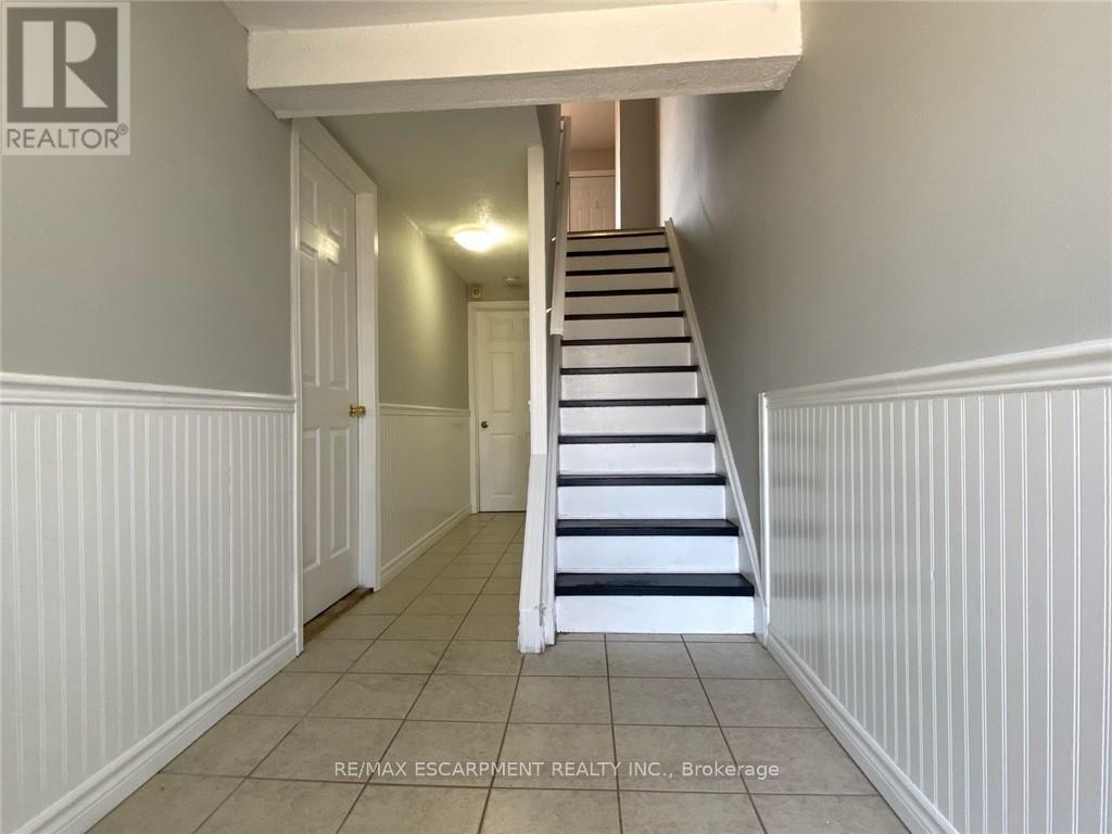Photo 8 of 3 1025 Upper Gage Avenue, Hamilton ON