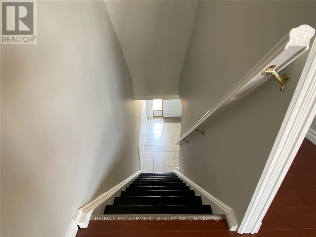 Photo 4 of 3 1025 Upper Gage Avenue, Hamilton ON