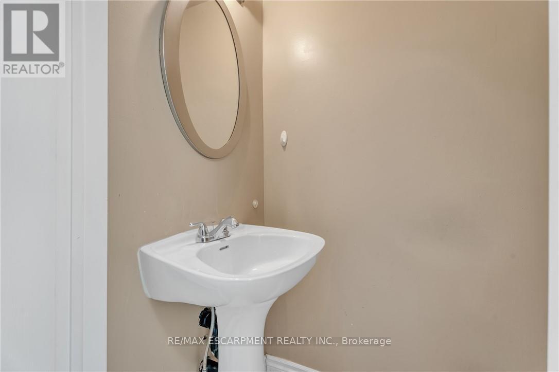 Photo 9 of 3 1025 Upper Gage Avenue, Hamilton ON