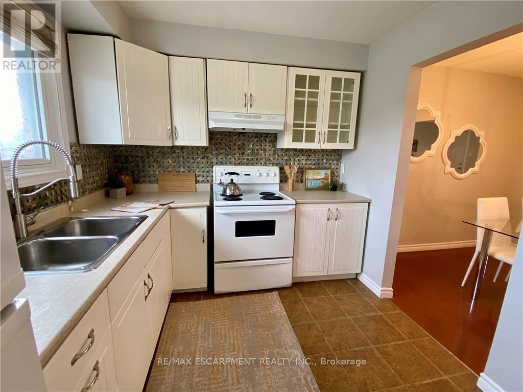 Photo 21 of 3 1025 Upper Gage Avenue, Hamilton ON