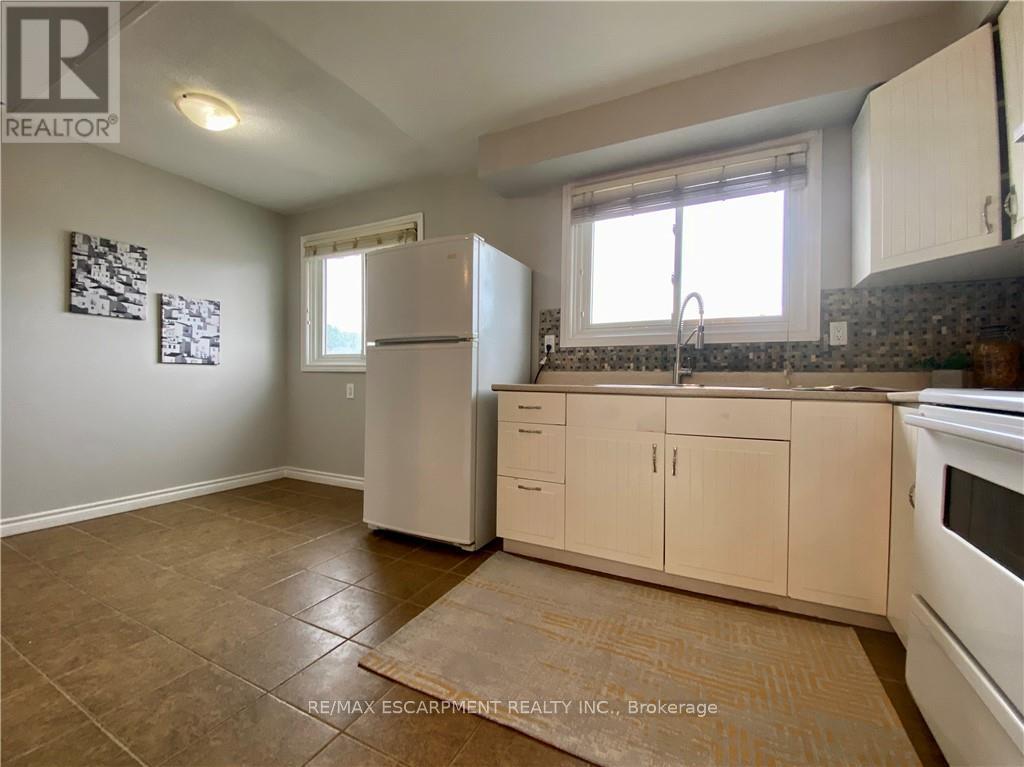 Photo 15 of 3 1025 Upper Gage Avenue, Hamilton ON