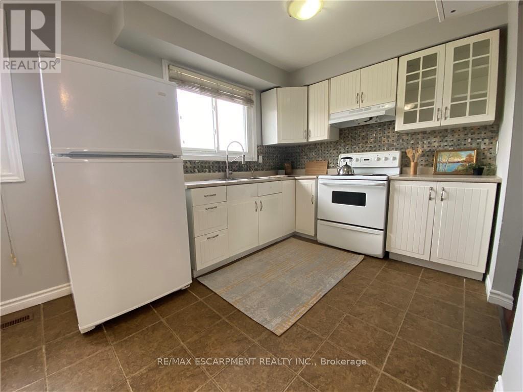 Photo 16 of 3 1025 Upper Gage Avenue, Hamilton ON