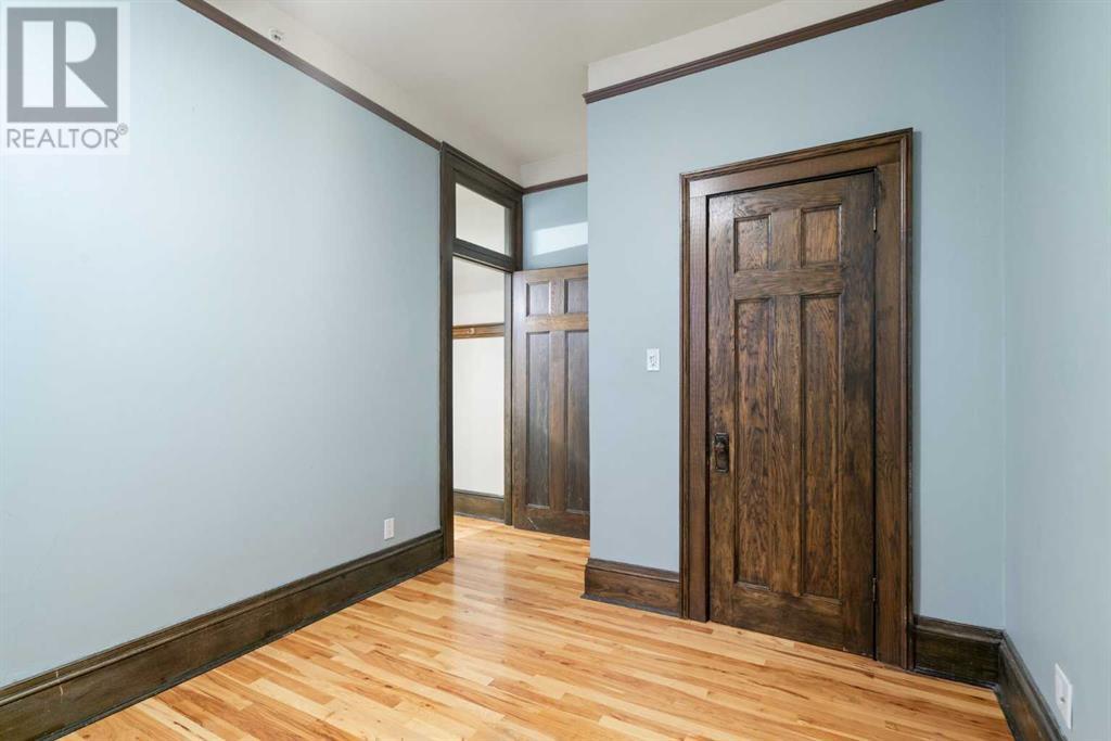 Single Family House for Sale in    Avenue SW Lower Mount Royal Calgary 