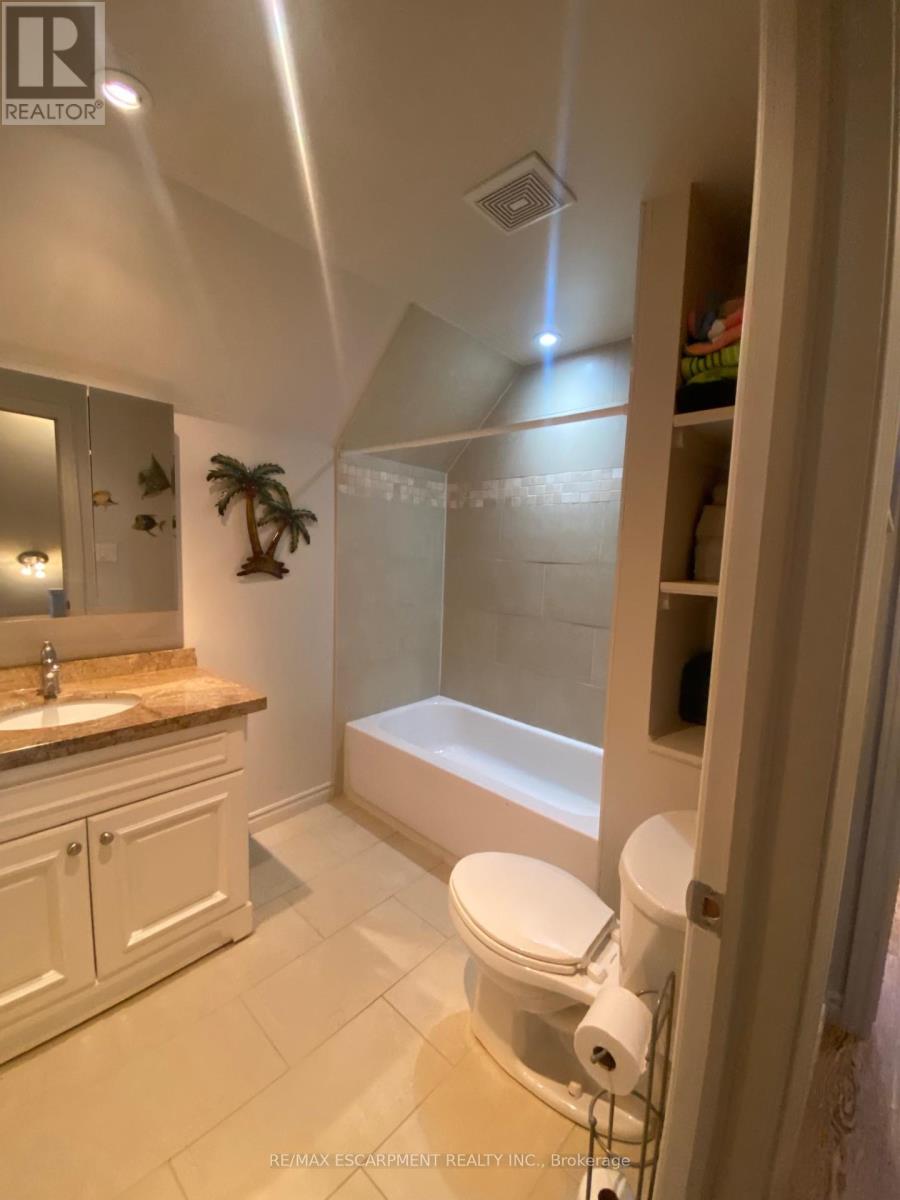 Single Family House for Sale in  KIMBERLY DRIVE Hamilton (Rosedale) 