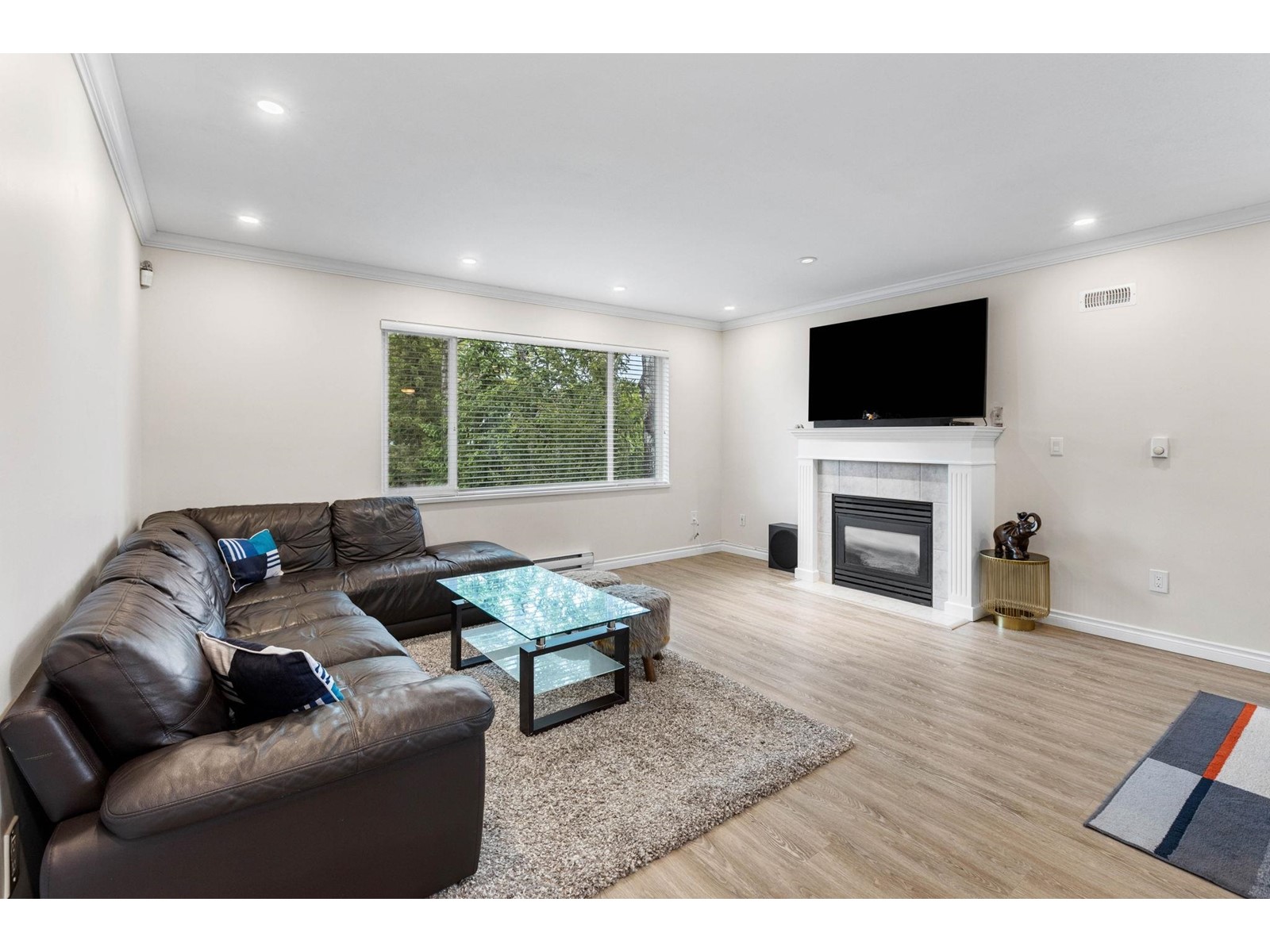 Photo 10 of 20 8338 158 Street, Surrey BC
