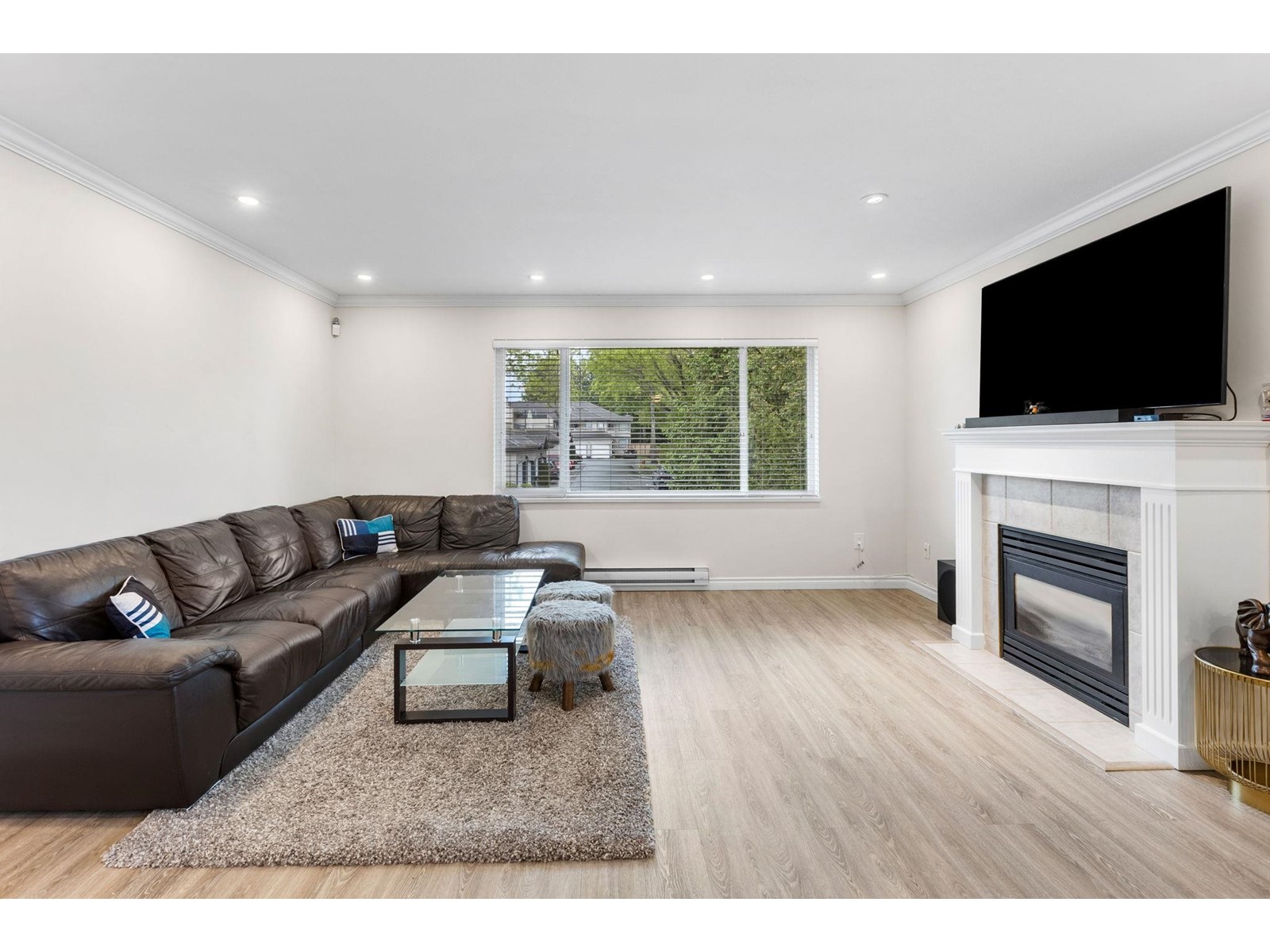 Photo 9 of 20 8338 158 Street, Surrey BC