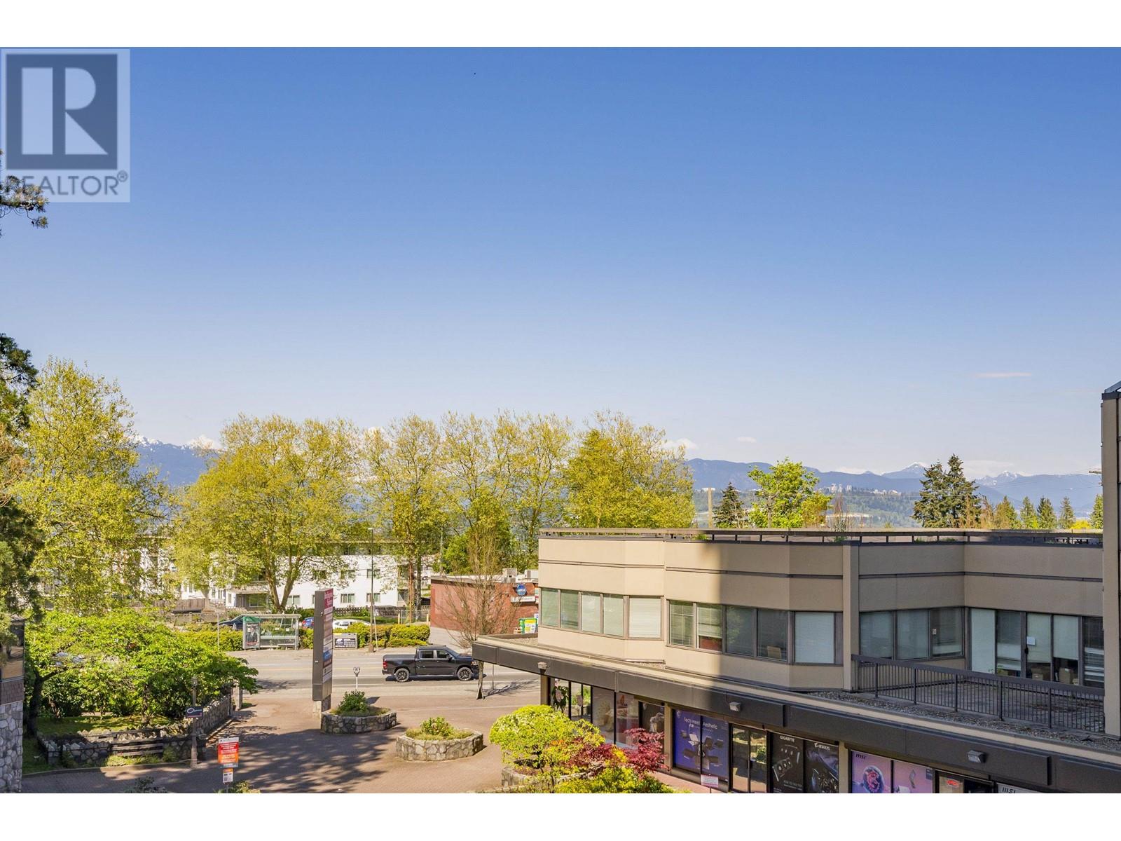 Photo 11 of 301 6540 Burlington Avenue, Burnaby BC