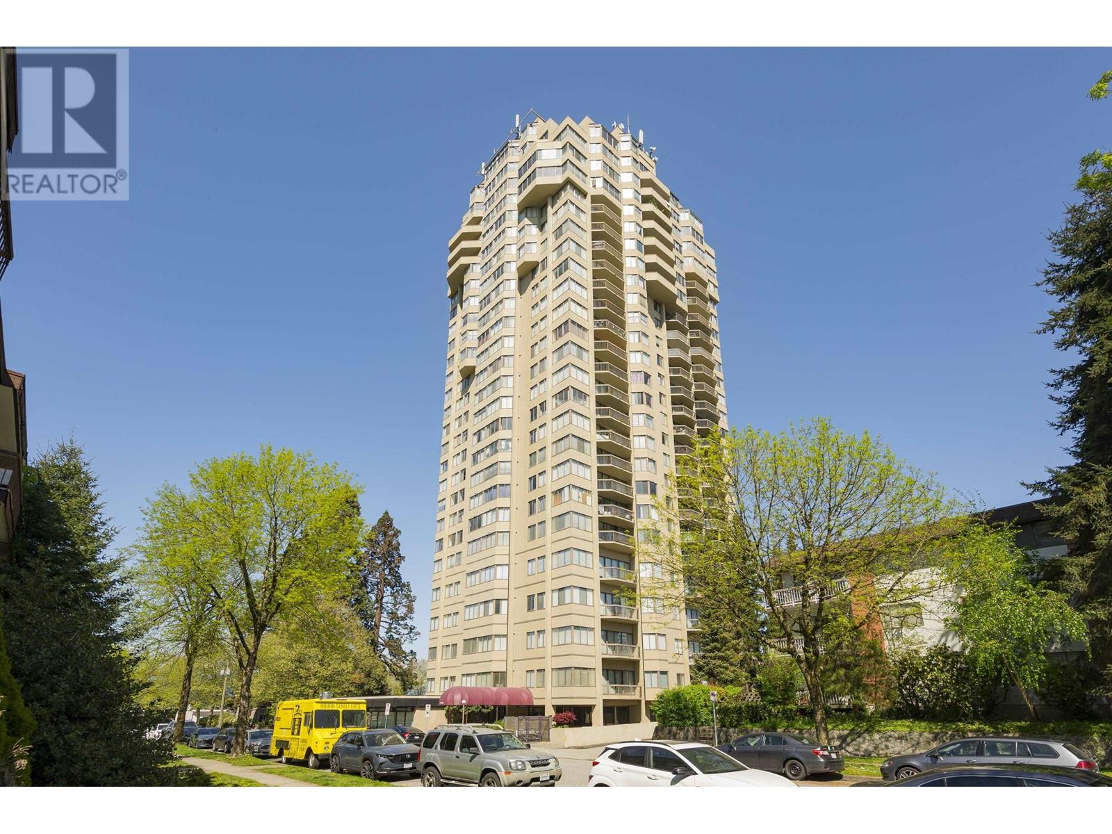 Photo 1 of 301 6540 Burlington Avenue, Burnaby BC