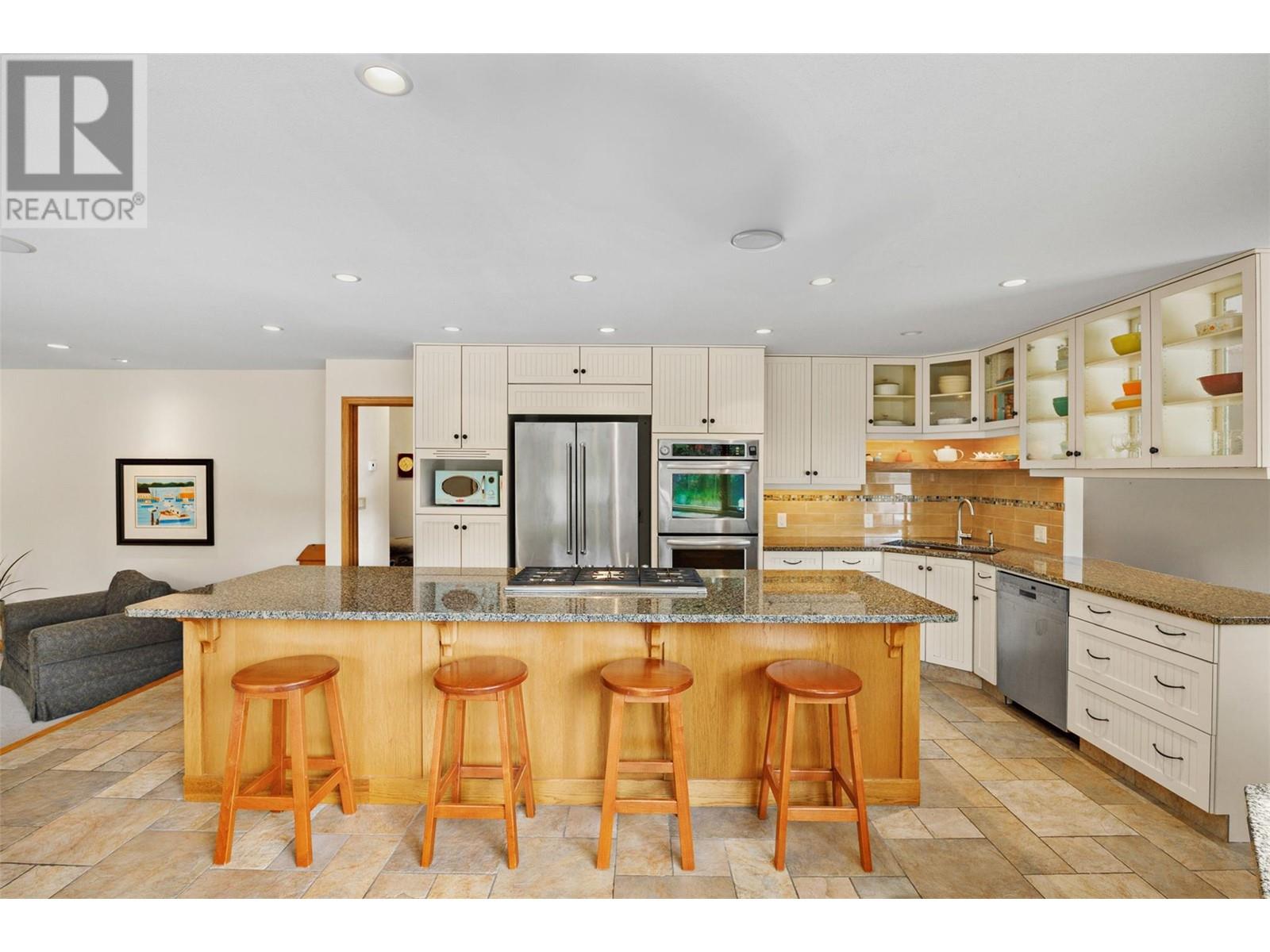  4350 Kensington Drive, Kelowna