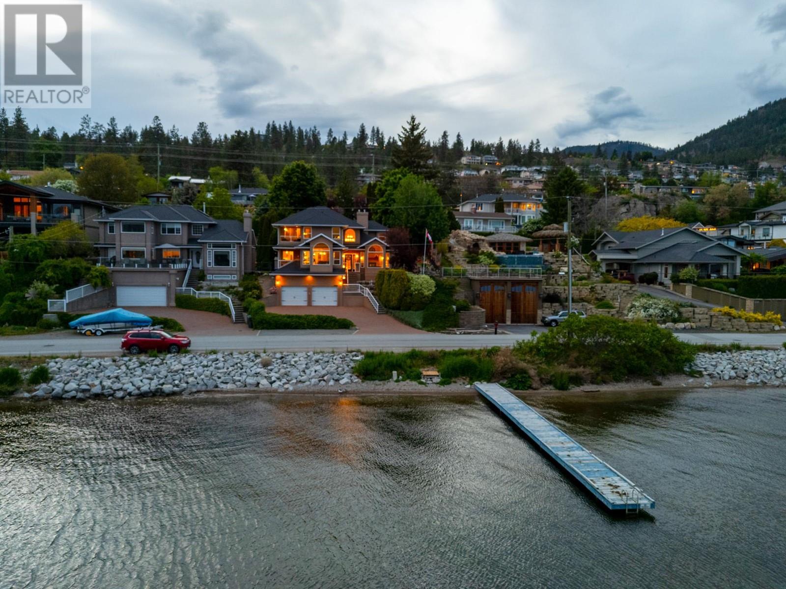  3838 Beach Avenue, Peachland