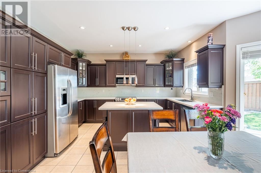 Photo 15 of 24 Edgecroft Crescent, Stoney Creek ON