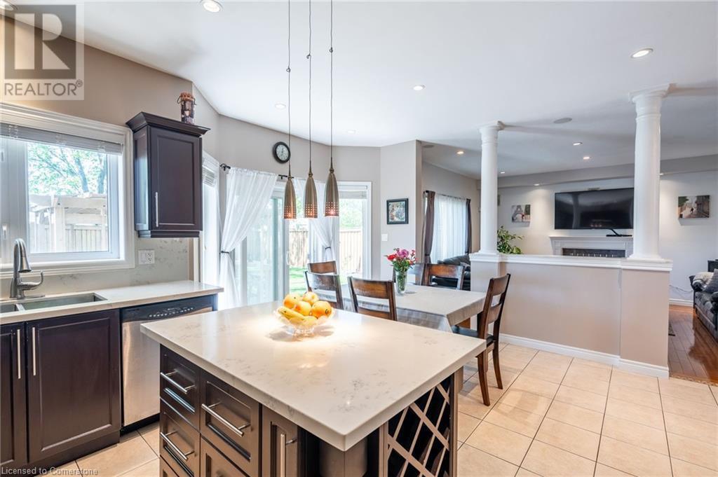 Photo 19 of 24 Edgecroft Crescent, Stoney Creek ON