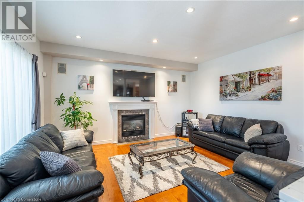 Photo 21 of 24 Edgecroft Crescent, Stoney Creek ON