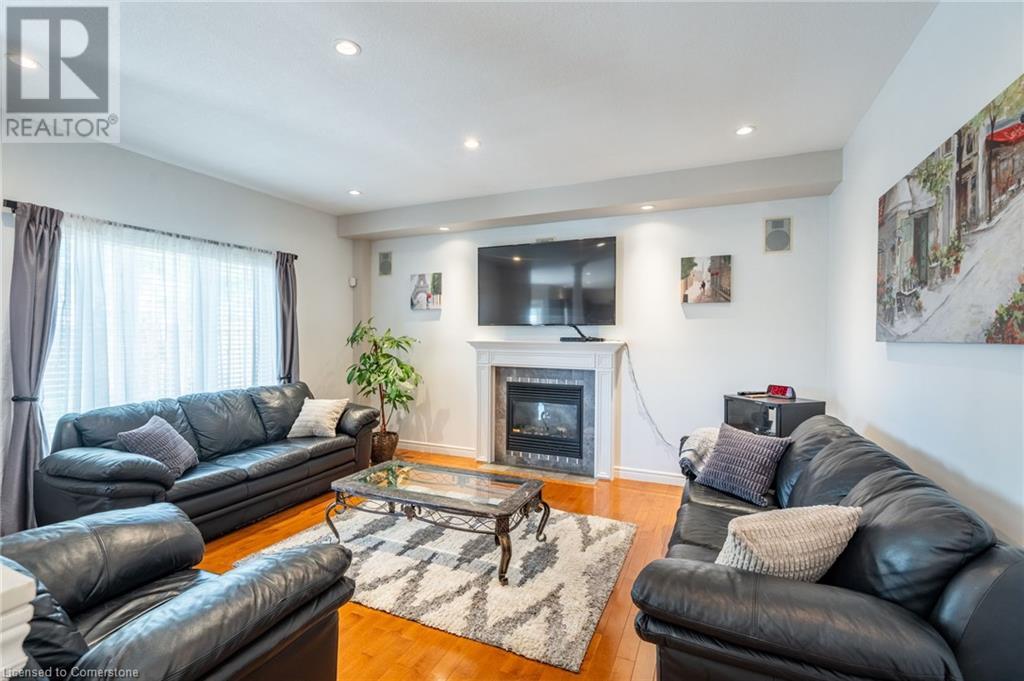 Photo 22 of 24 Edgecroft Crescent, Stoney Creek ON