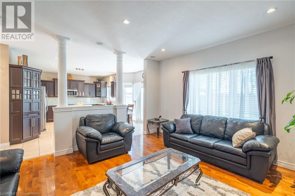 Photo 23 of 24 Edgecroft Crescent, Stoney Creek ON