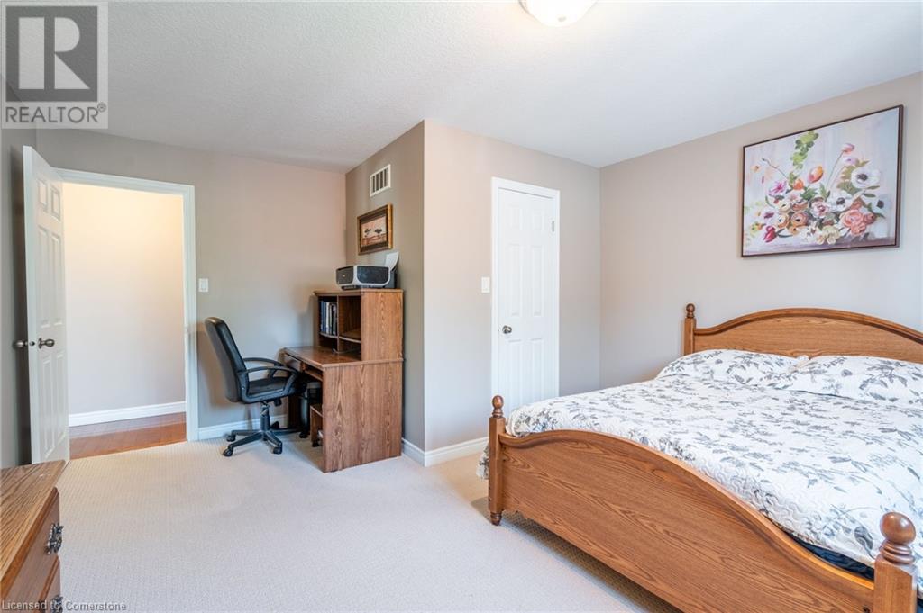 Photo 32 of 24 Edgecroft Crescent, Stoney Creek ON