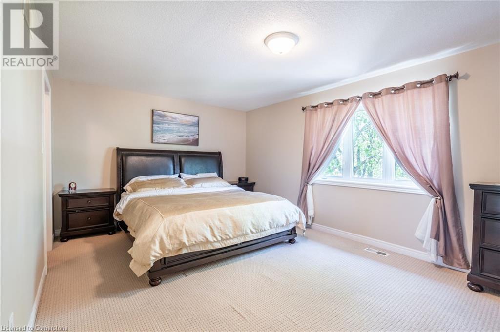Photo 33 of 24 Edgecroft Crescent, Stoney Creek ON