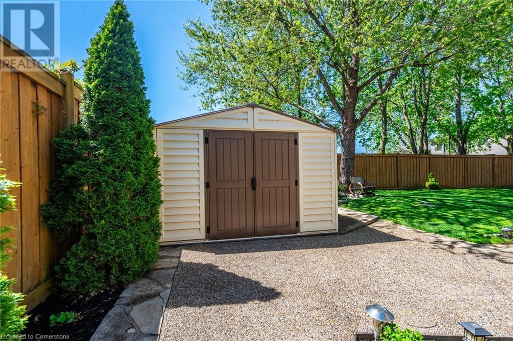 Photo 46 of 24 Edgecroft Crescent, Stoney Creek ON