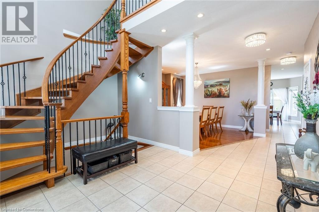 Photo 5 of 24 Edgecroft Crescent, Stoney Creek ON