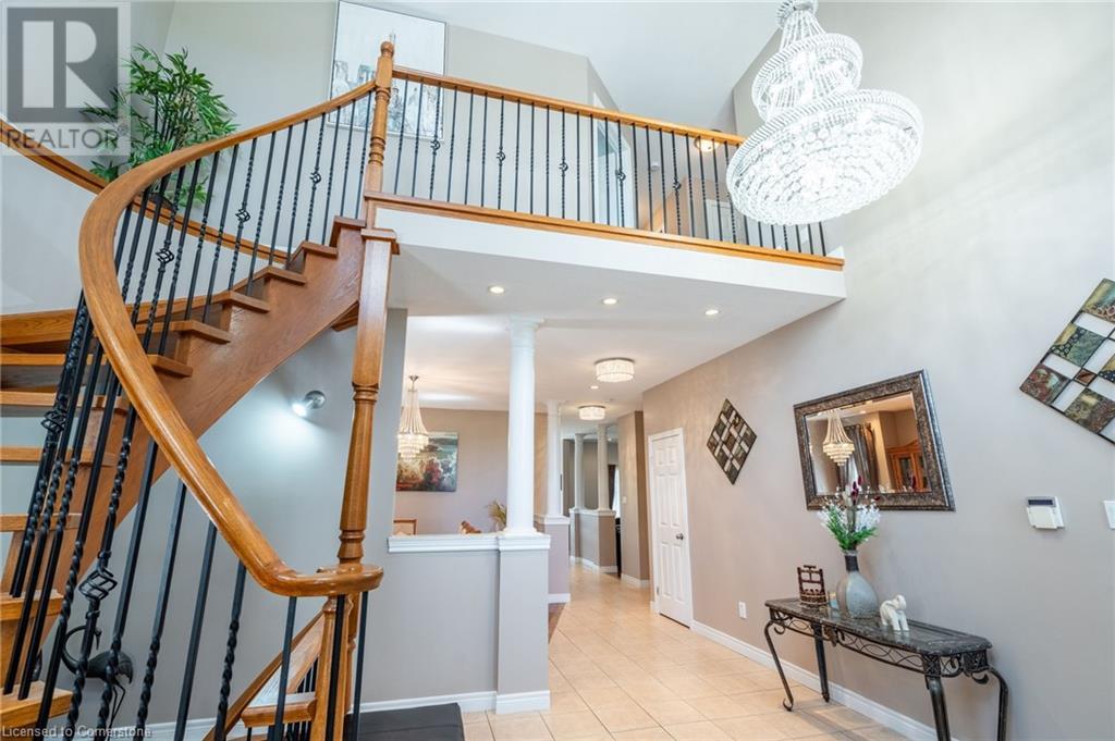 Photo 6 of 24 Edgecroft Crescent, Stoney Creek ON