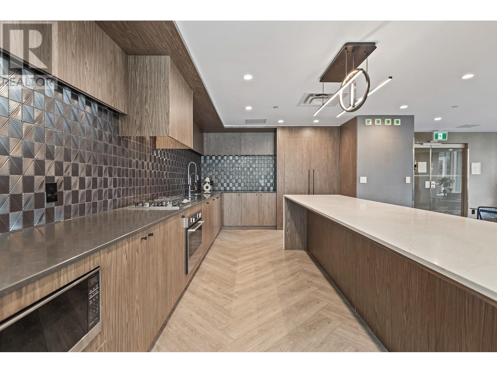 1702 308 MORRISSEY ROAD, Port Moody real estate listing R2991724