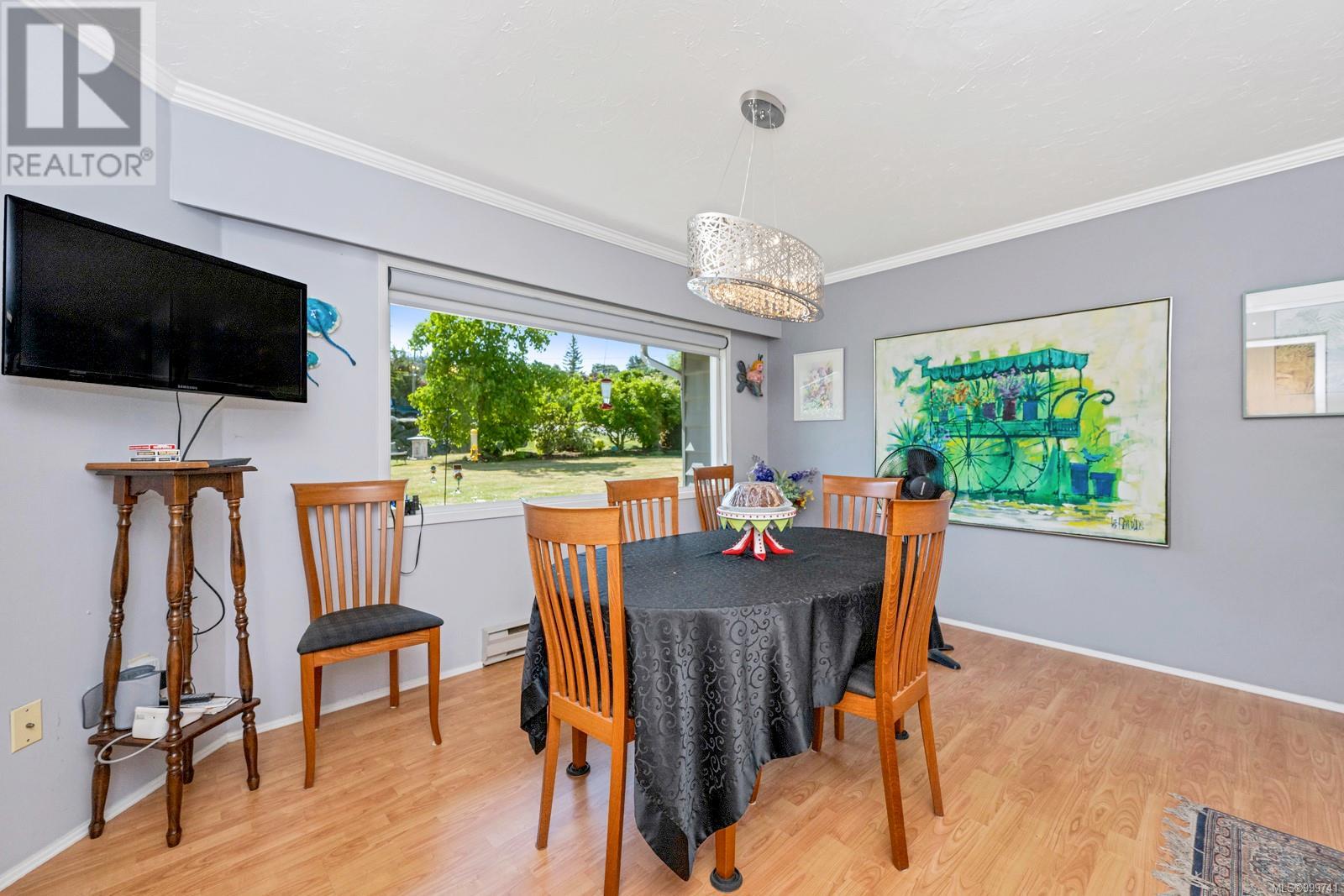 Photo 15 of 6327 Lansdowne Pl, Duncan BC