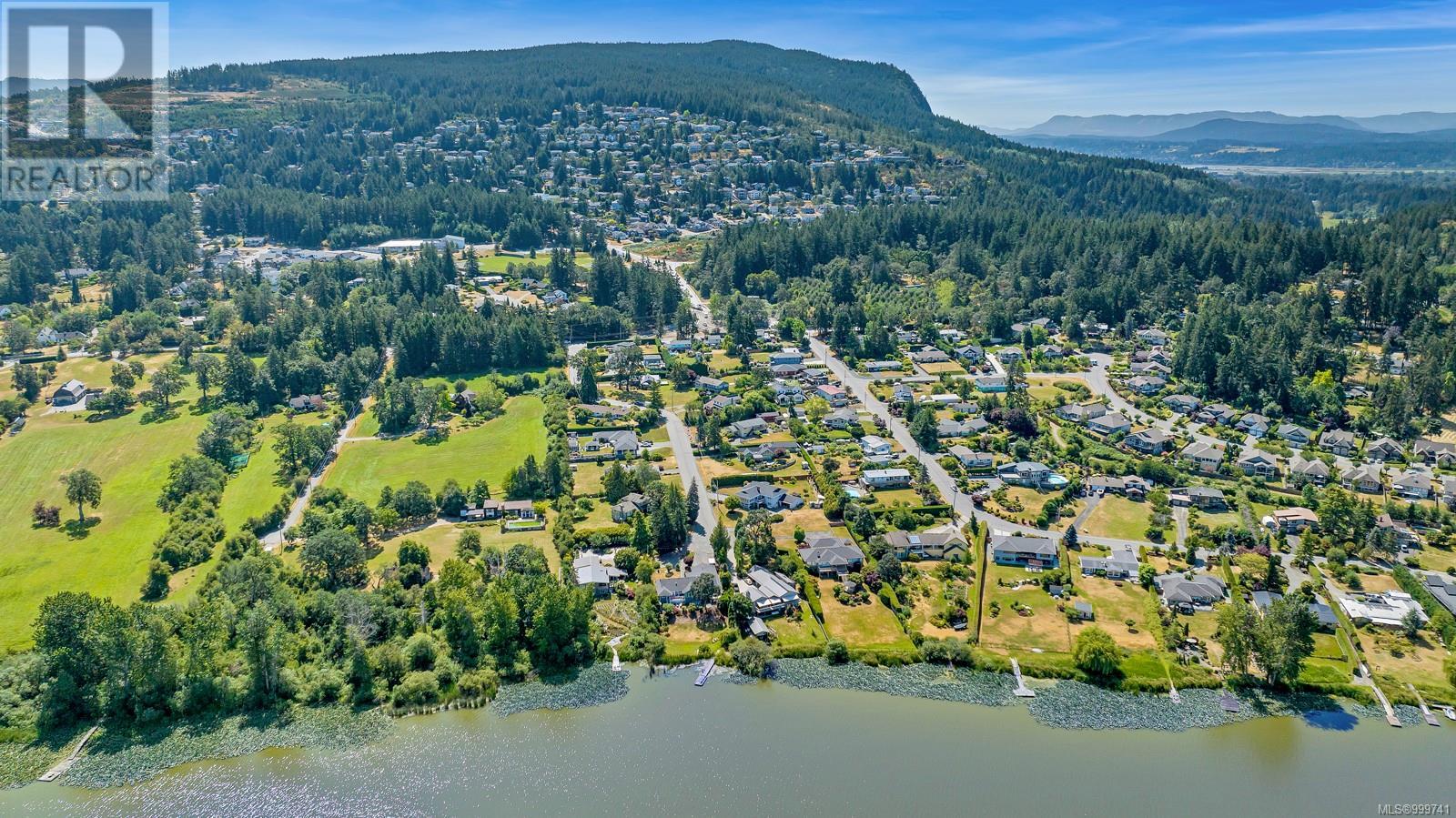 Photo 21 of 6327 Lansdowne Pl, Duncan BC