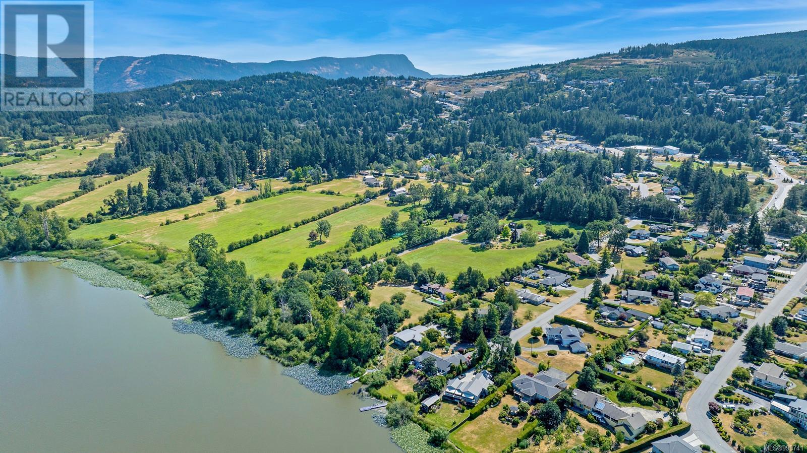 Photo 22 of 6327 Lansdowne Pl, Duncan BC