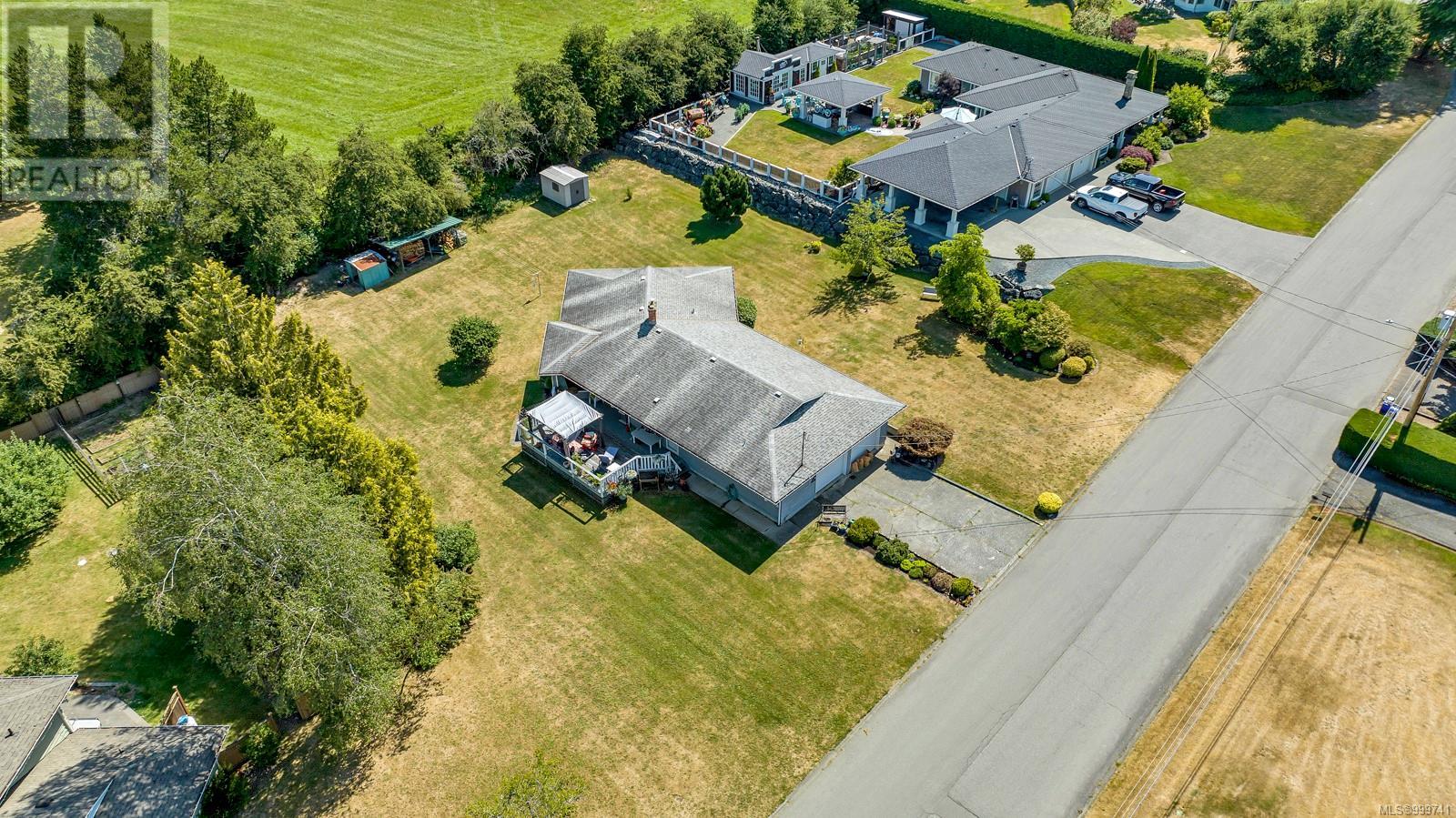 Photo 23 of 6327 Lansdowne Pl, Duncan BC