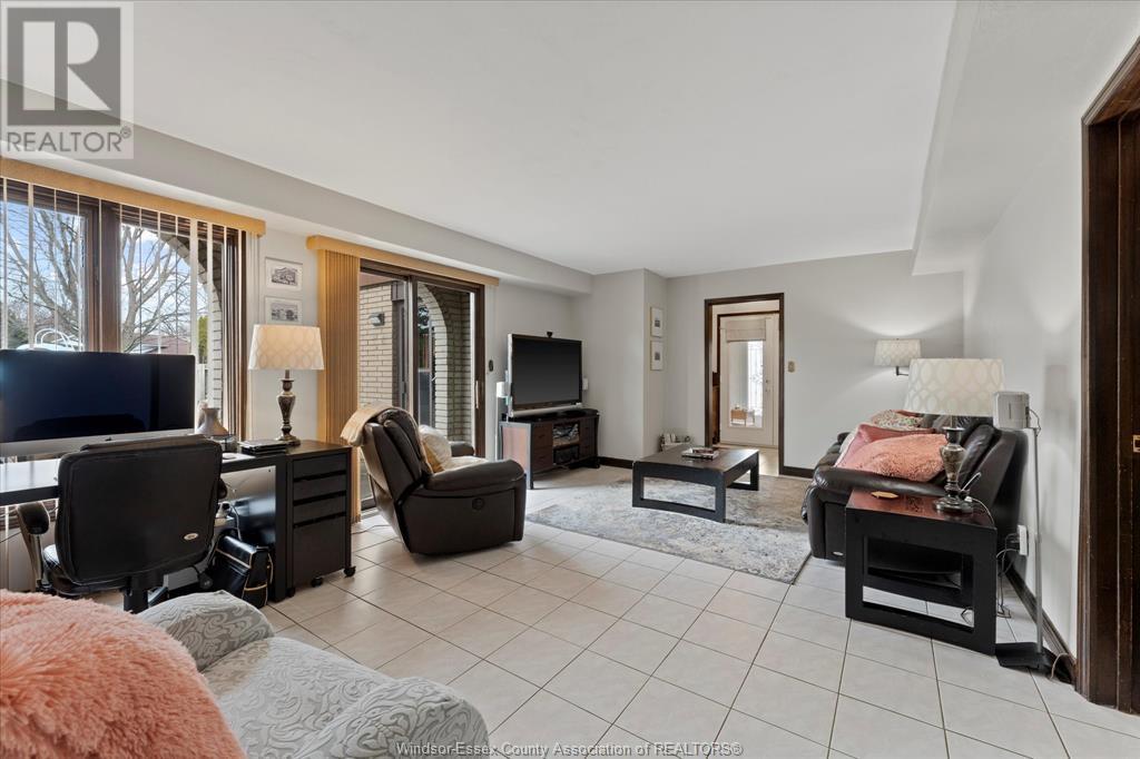 Photo 19 of 2073 Cardinal Lane, Kingsville ON