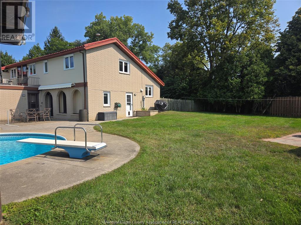 Photo 38 of 2073 Cardinal Lane, Kingsville ON