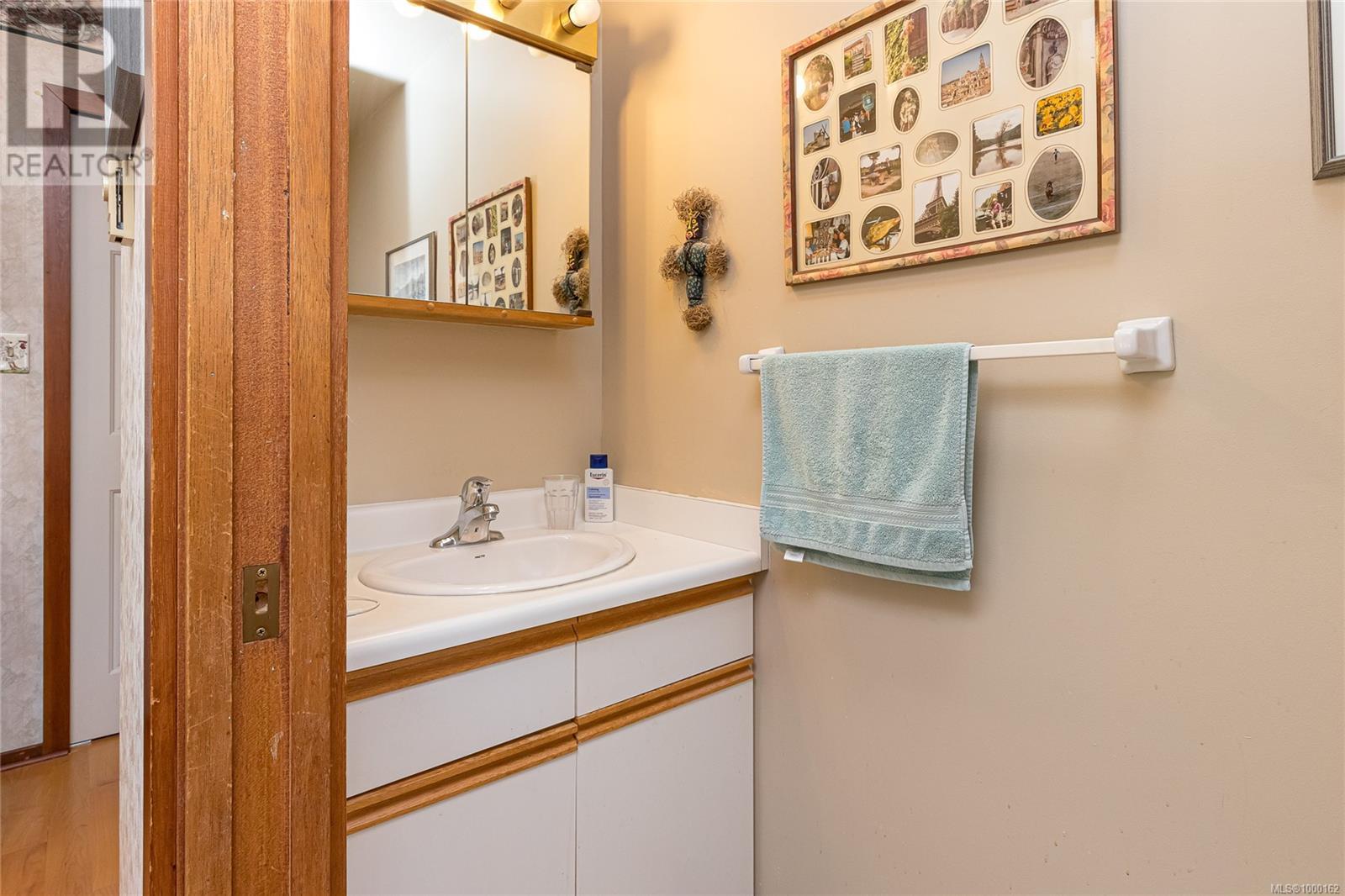 685 Meredith Rd, Mill Bay
