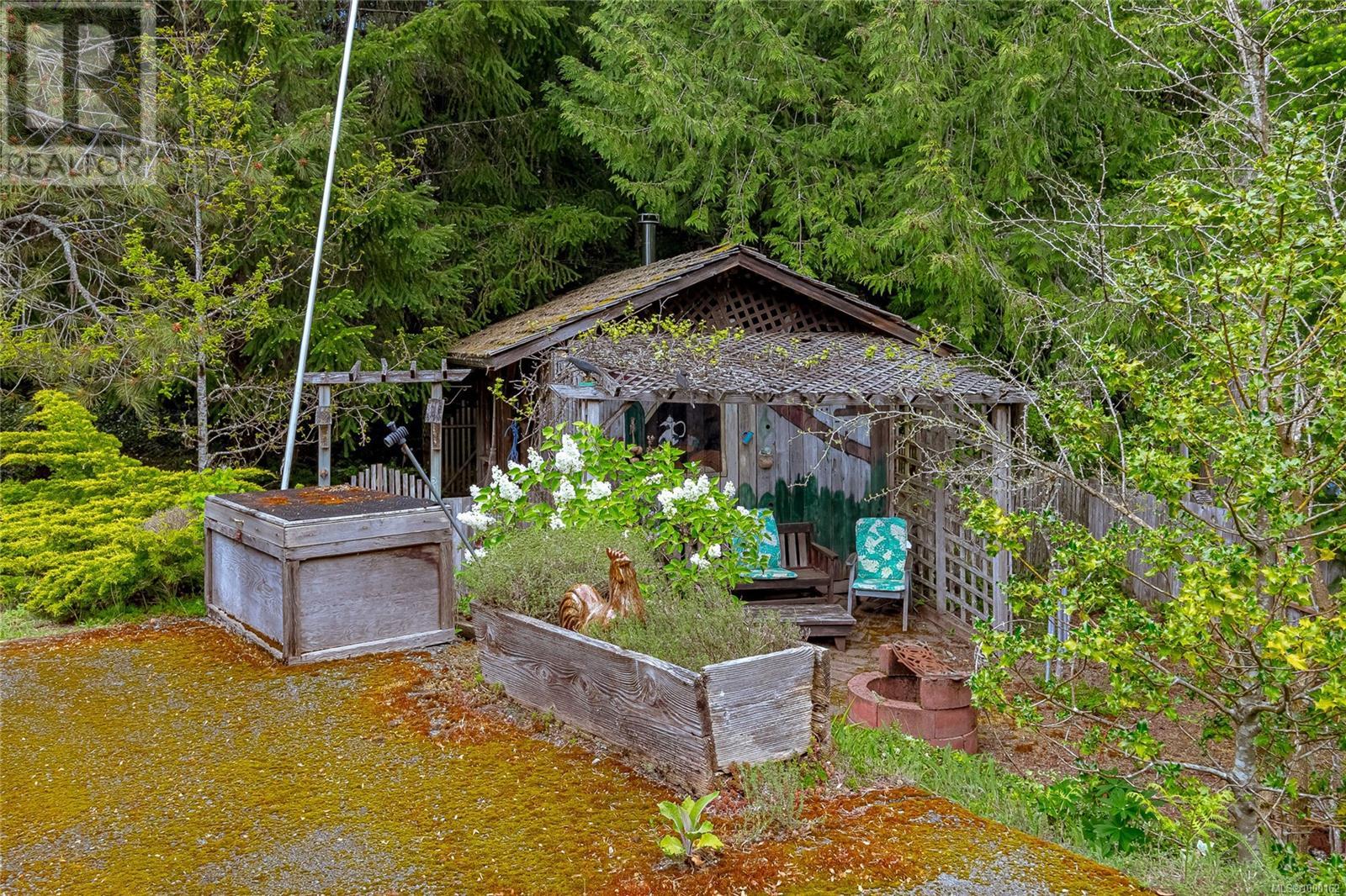 685 Meredith Rd, Mill Bay
