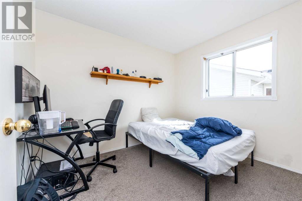 Single Family House 4 Level for Sale in  Fresno Place NE Monterey Park Calgary 