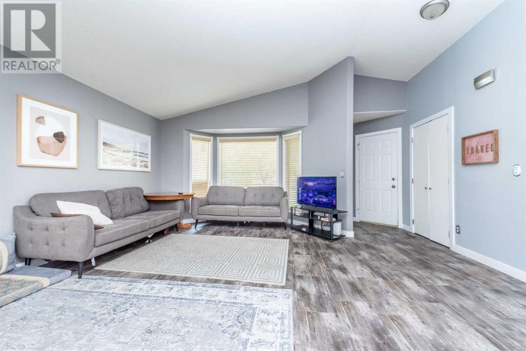 Single Family House 4 Level for Sale in  Fresno Place NE Monterey Park Calgary 
