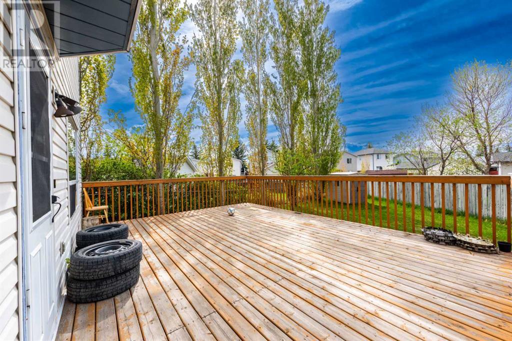 Single Family House 4 Level for Sale in  Fresno Place NE Monterey Park Calgary 