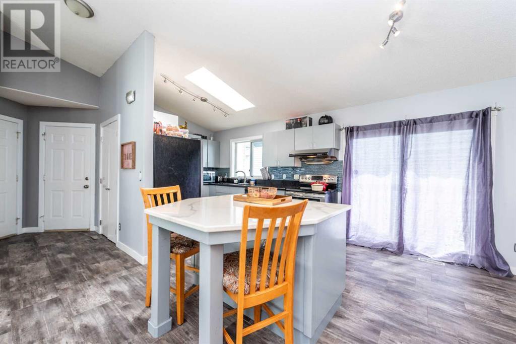 Single Family House 4 Level for Sale in  Fresno Place NE Monterey Park Calgary 