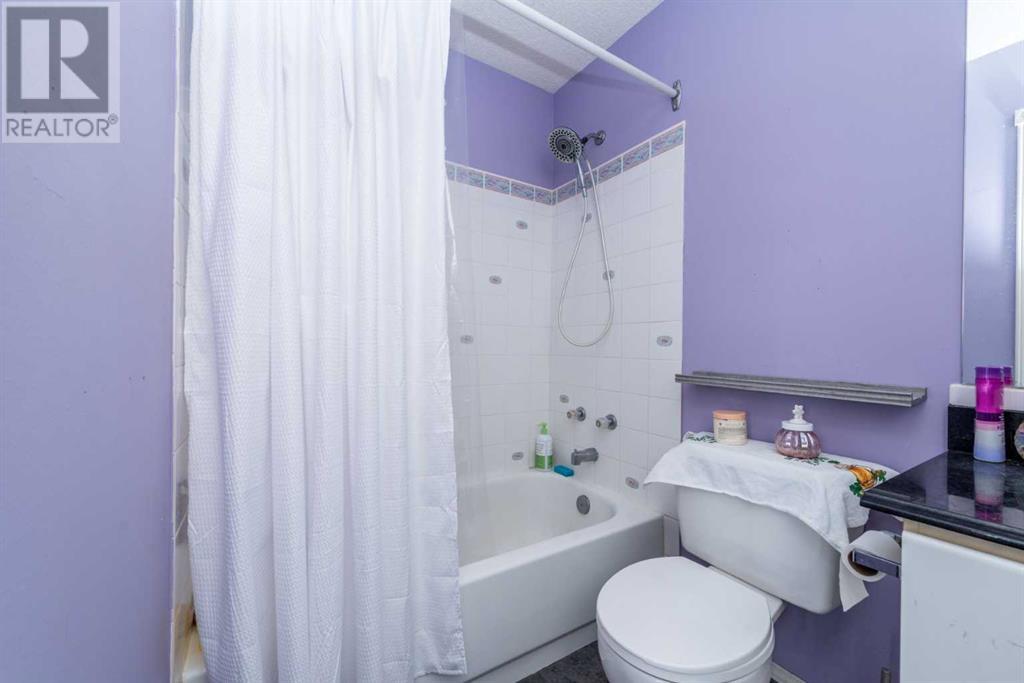 Single Family House 4 Level for Sale in  Fresno Place NE Monterey Park Calgary 