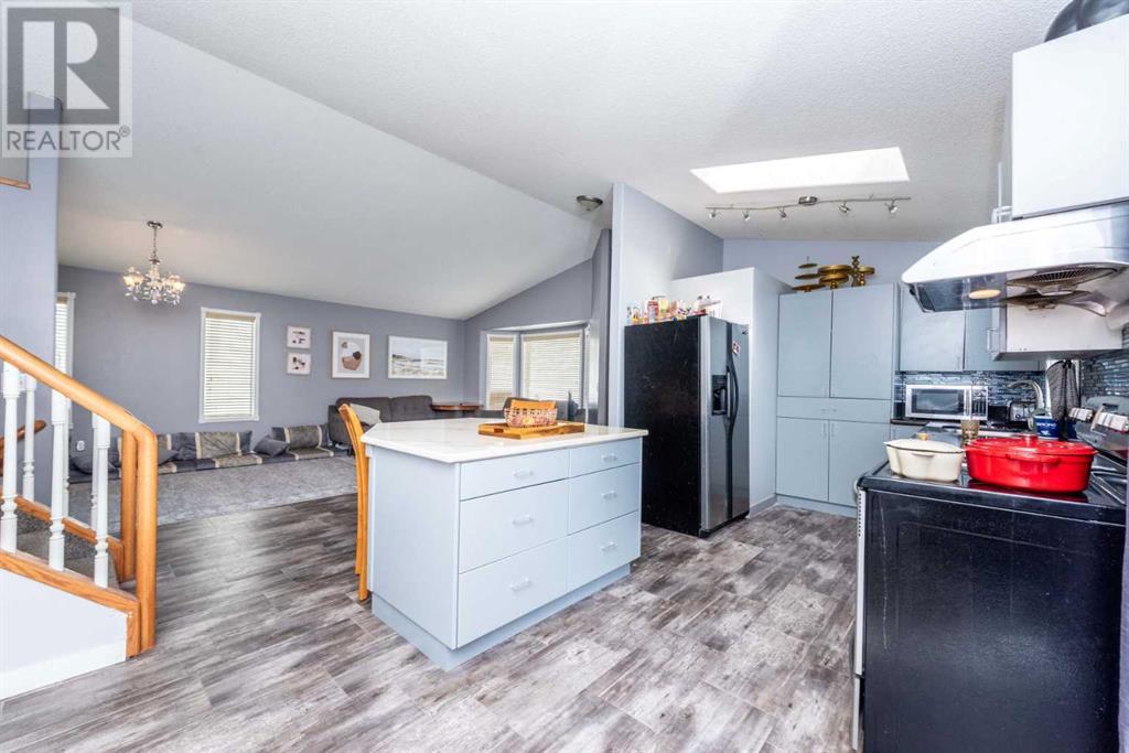 Single Family House 4 Level for Sale in  Fresno Place NE Monterey Park Calgary 