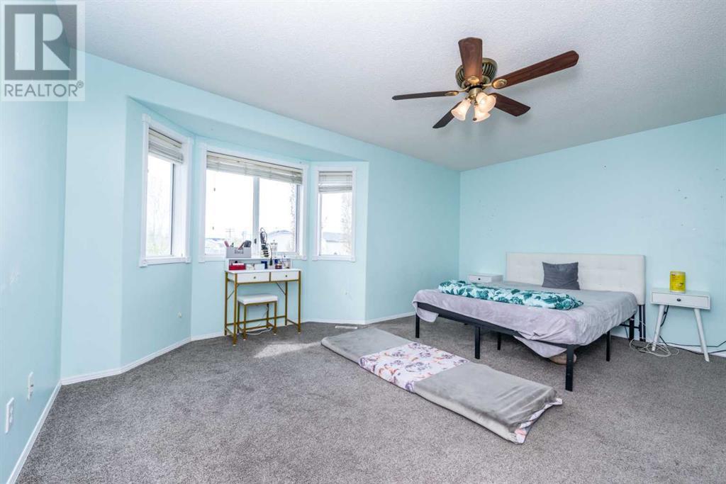 Single Family House 4 Level for Sale in  Fresno Place NE Monterey Park Calgary 