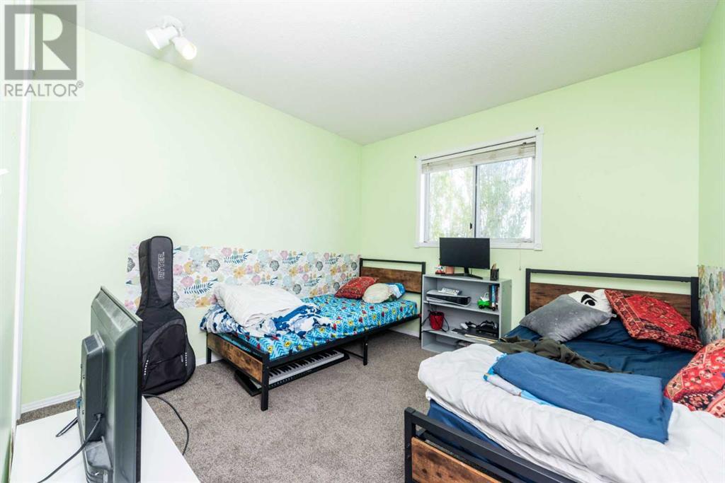 Single Family House 4 Level for Sale in  Fresno Place NE Monterey Park Calgary 