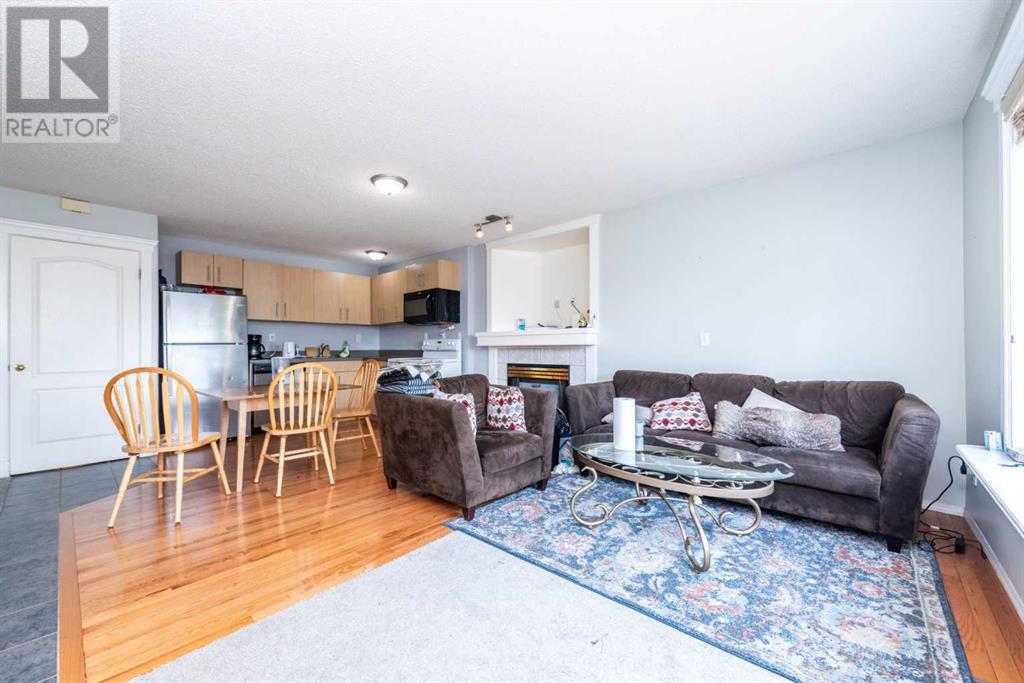 Single Family House 4 Level for Sale in  Fresno Place NE Monterey Park Calgary 